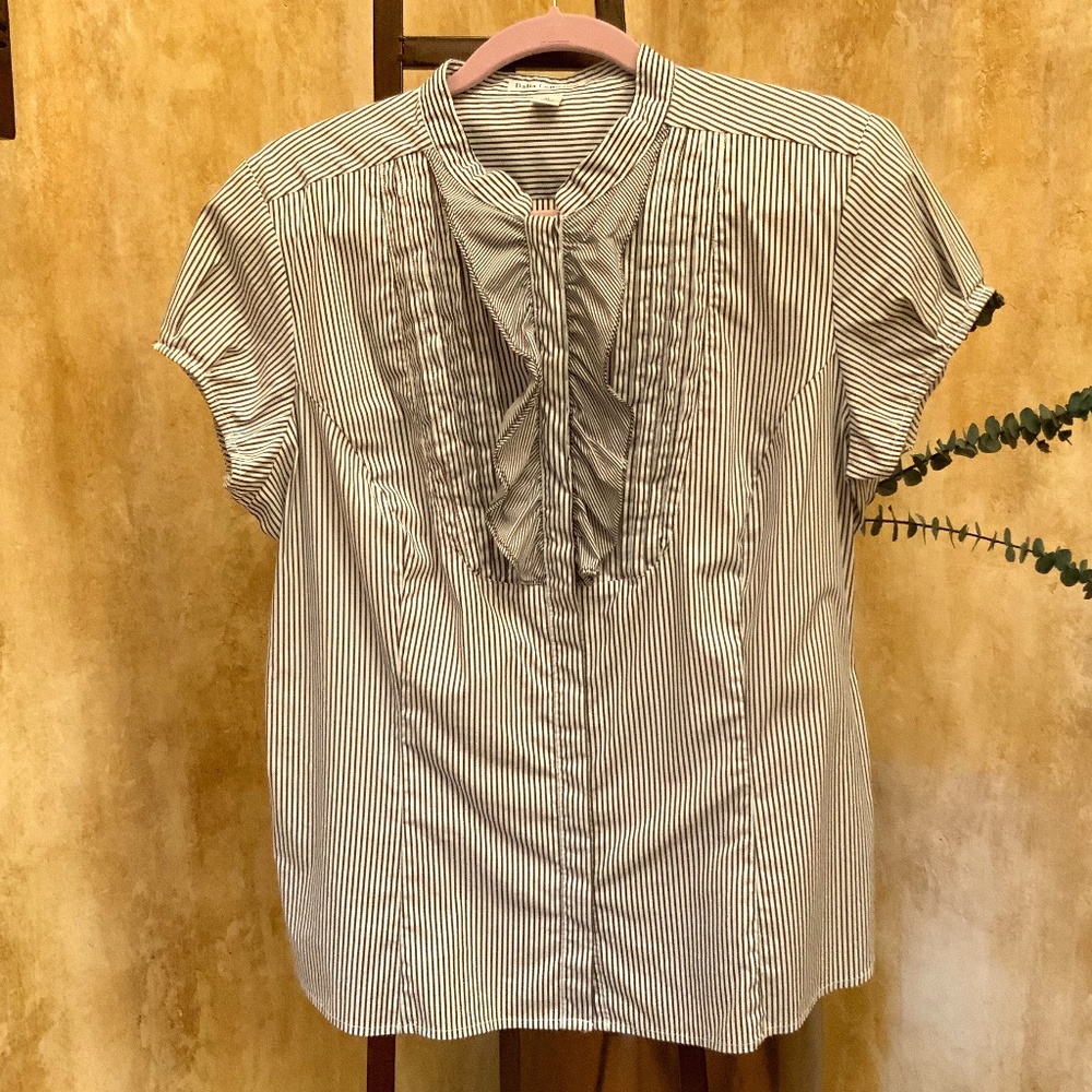 Dalia Collection Charcoal Gray/White Striped Top.  Puffed Cap Sleeves. Size XL.